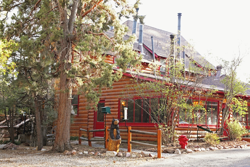 Gold Mountain Manor 39/48