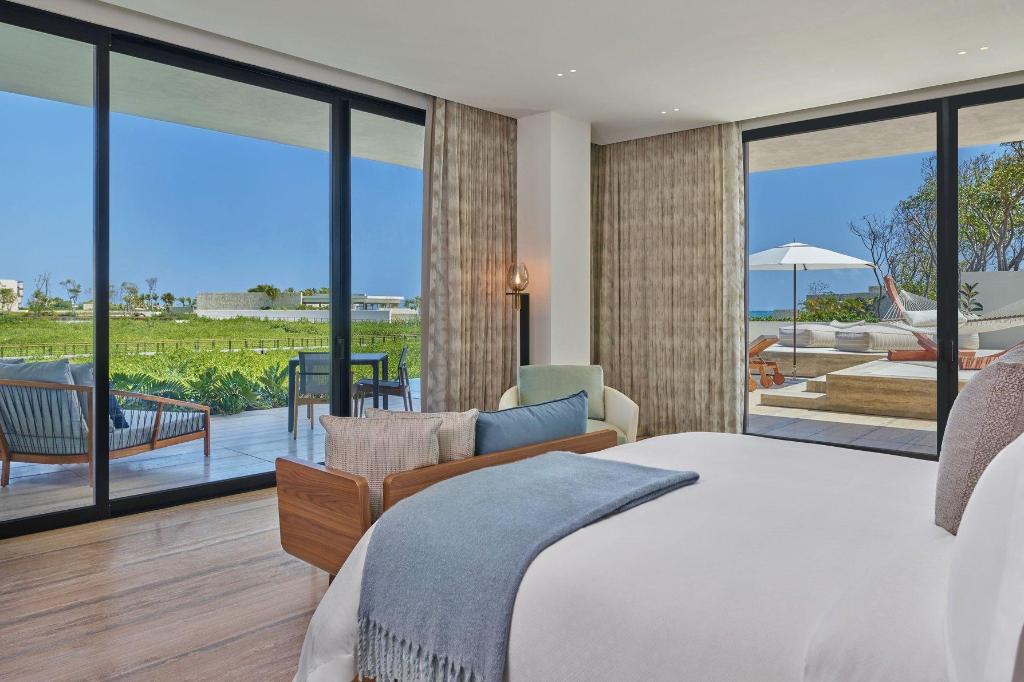 Victorian, Studio, King Bed, Ocean View, Private Poolterrace, Jetted Tub, Corner