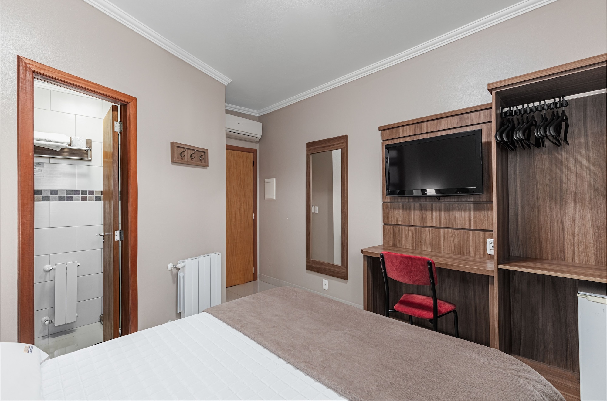 ECONOMY, DOUBLE BED