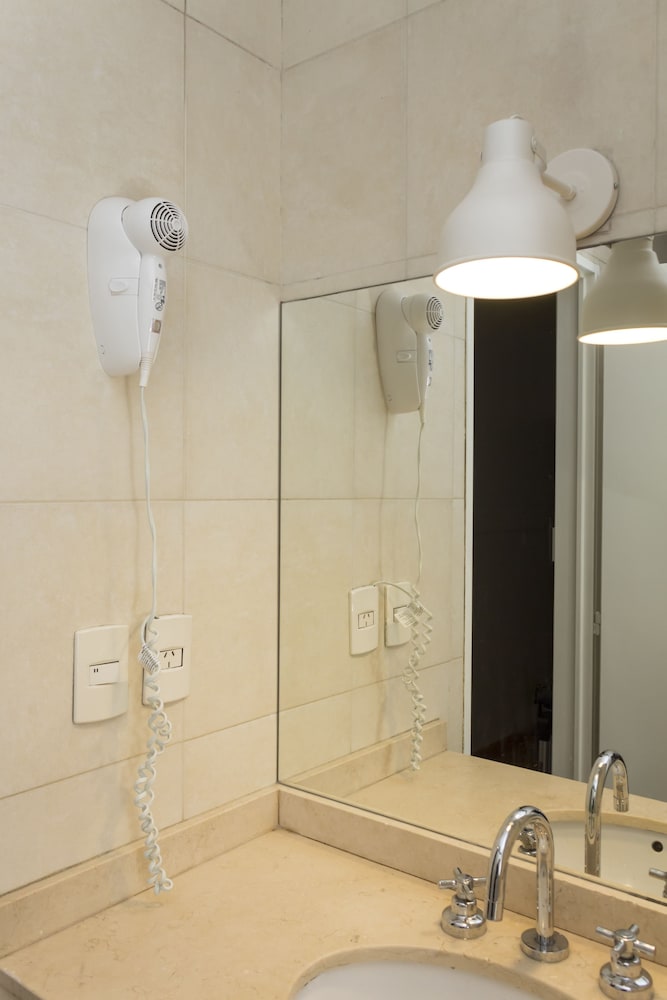 Circus Hotel & Hostel 36/37