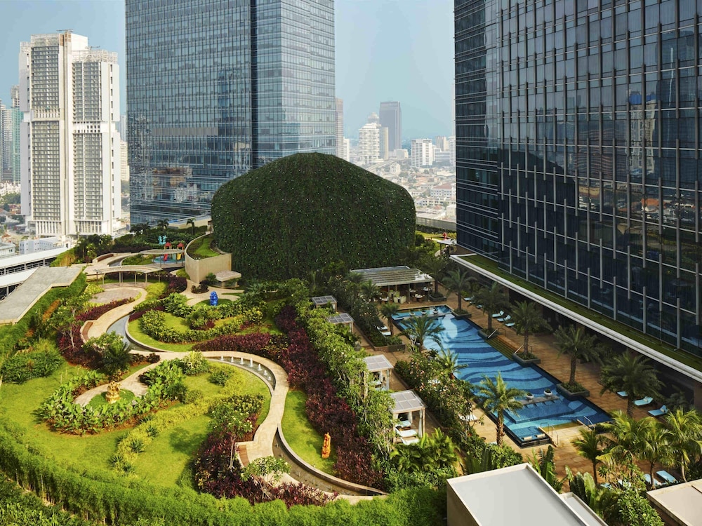 RAFFLES JAKARTA 46/50