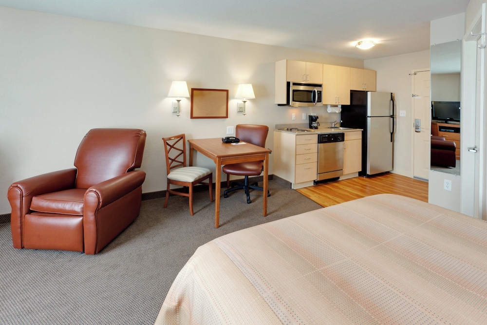 Candlewood Suites Watertown-Fort Drum 40/68