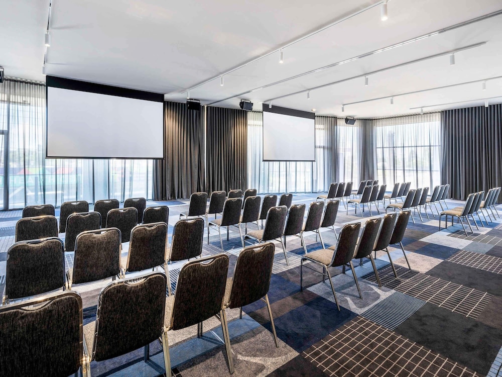 Novotel Melbourne Preston 85/94