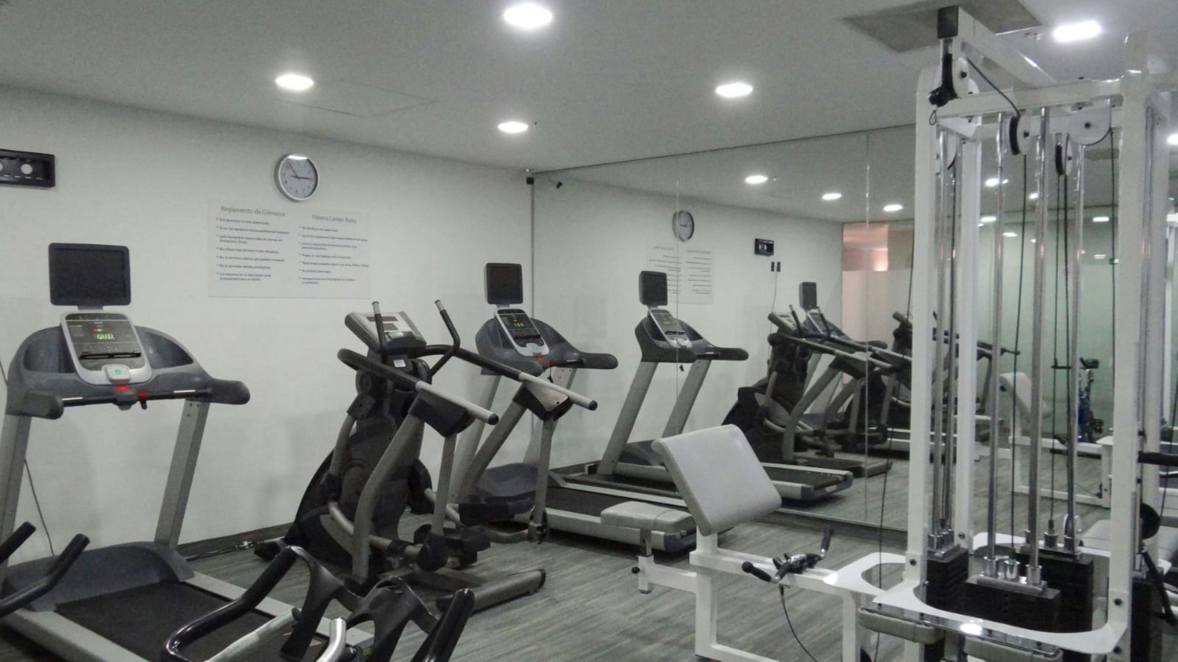 Holiday Inn Express Mexico Santa Fe 27/50