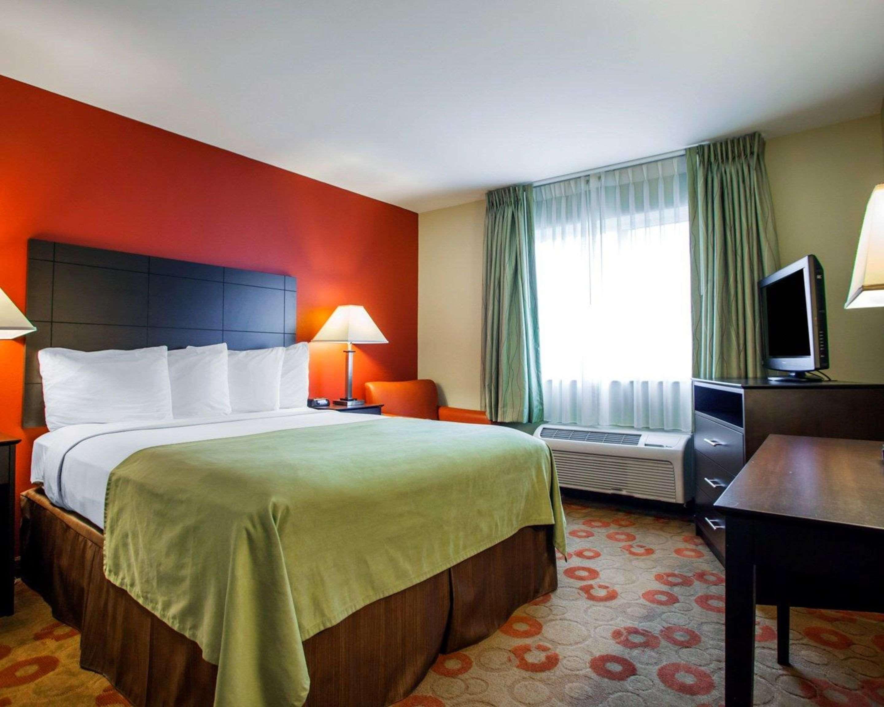Upgrade, Suite, King and Queen Bed