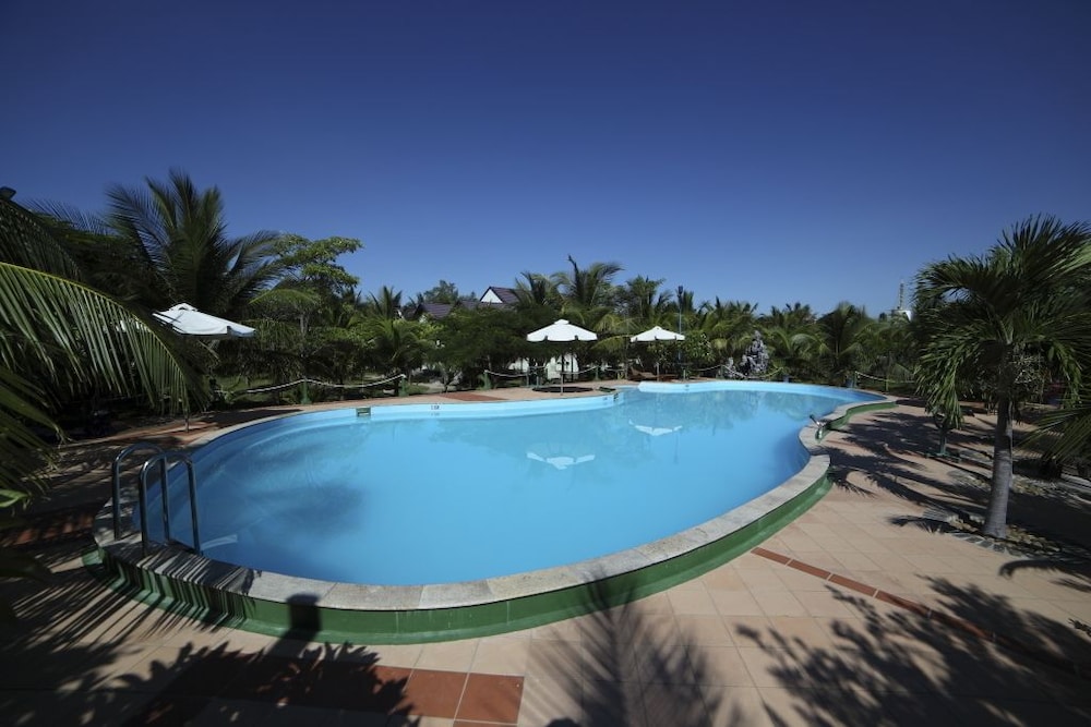 Con Ga Vang Resort 3/67