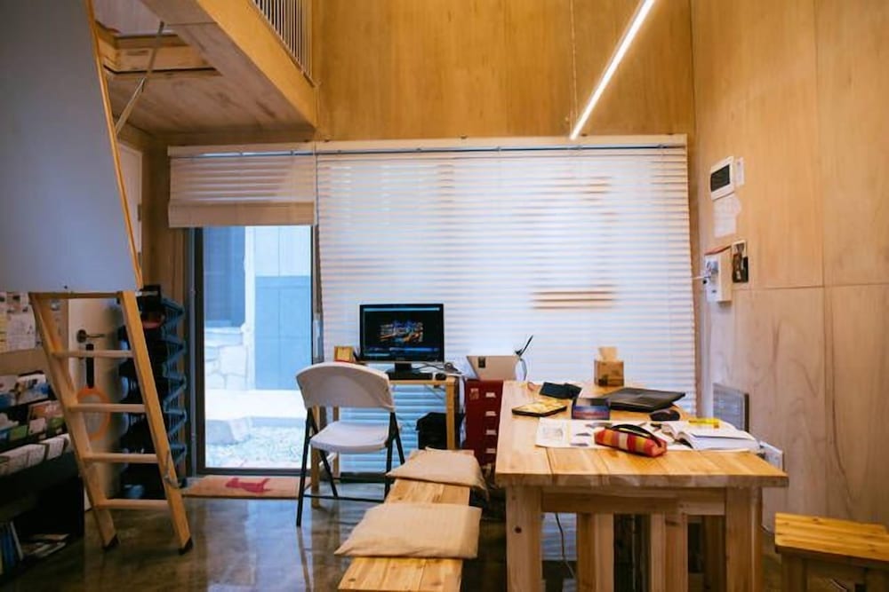 Inside Busan Hostel 31/50