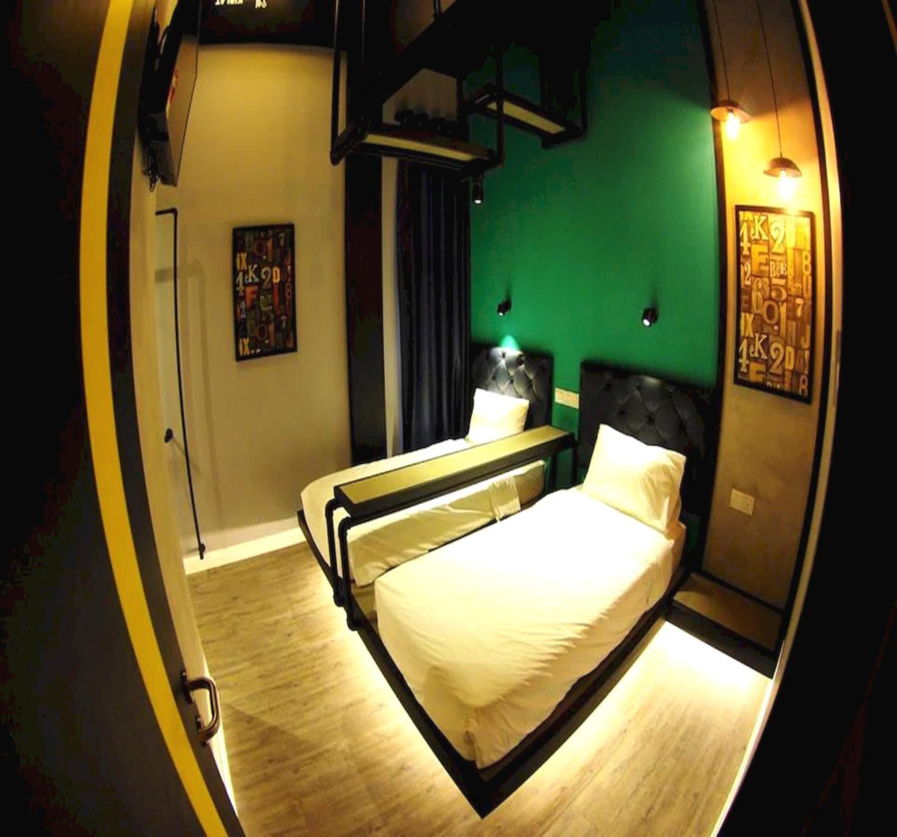 OYO 90899 Tube Hotel Melaka 10/23