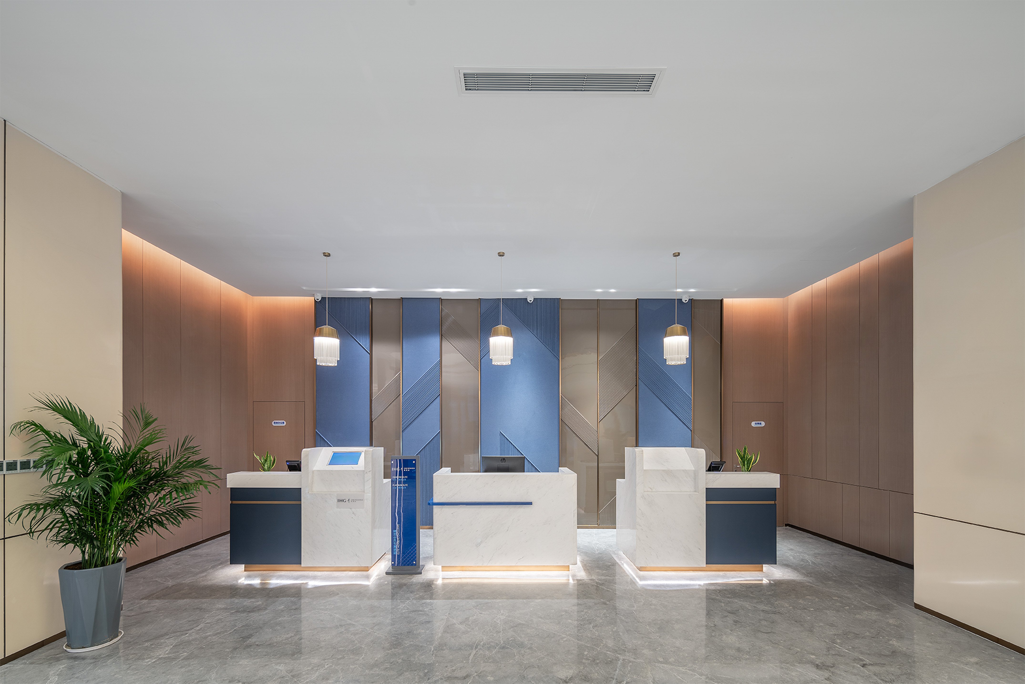 Holiday Inn Express Bazhong Center 8/27