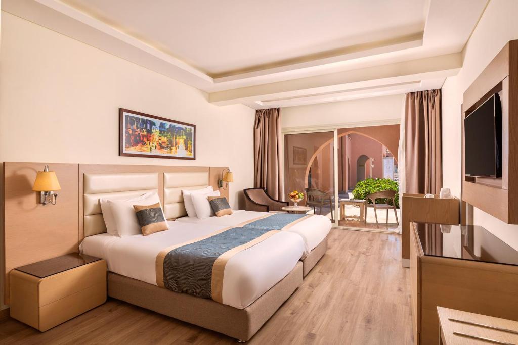 Family 2 Bedrooms Garden or Pool View