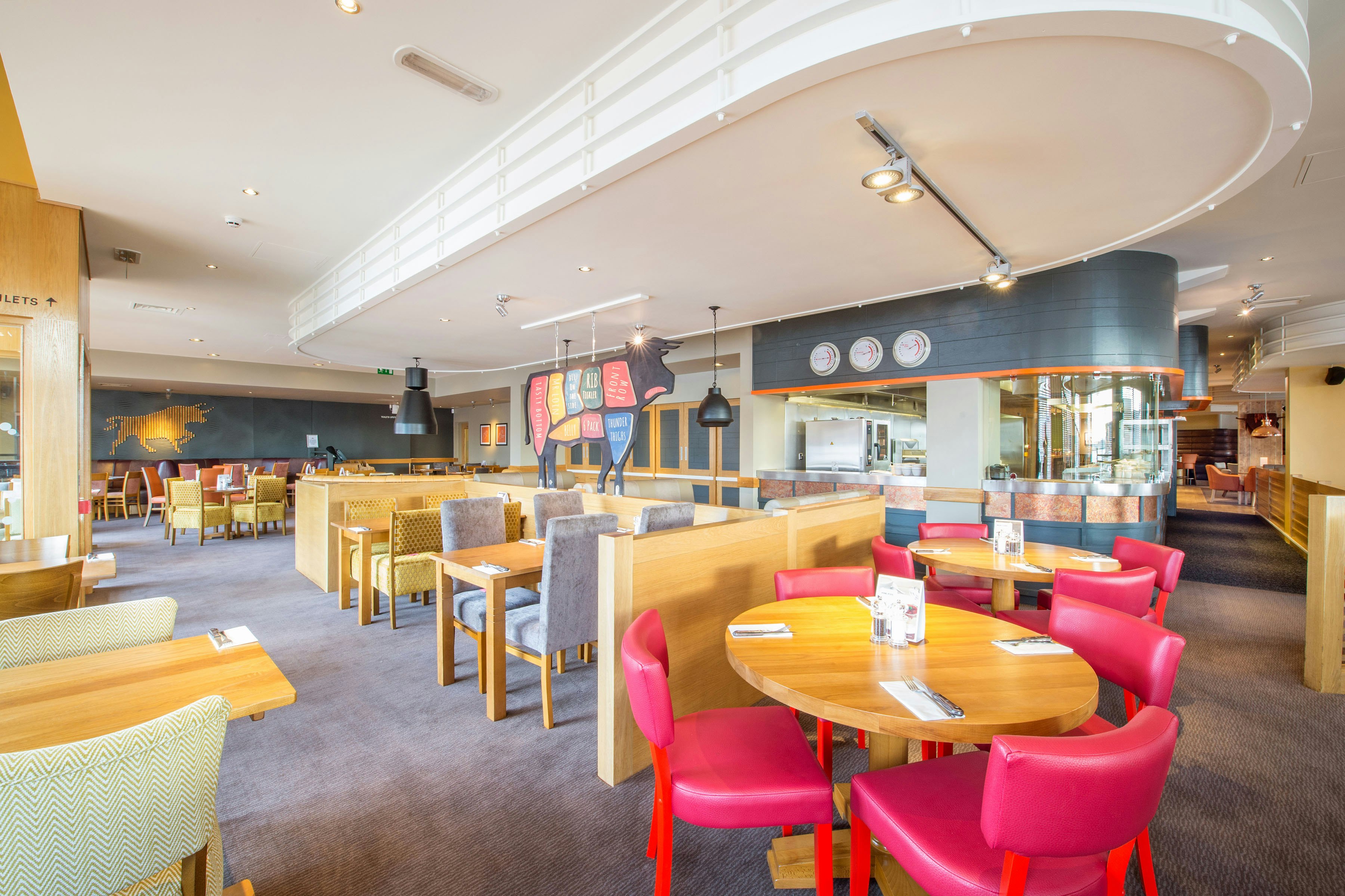 Premier Inn Swansea Waterfront 23/37