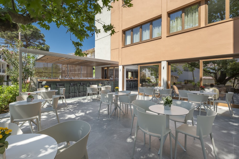 Alkyon Hotel 34/54