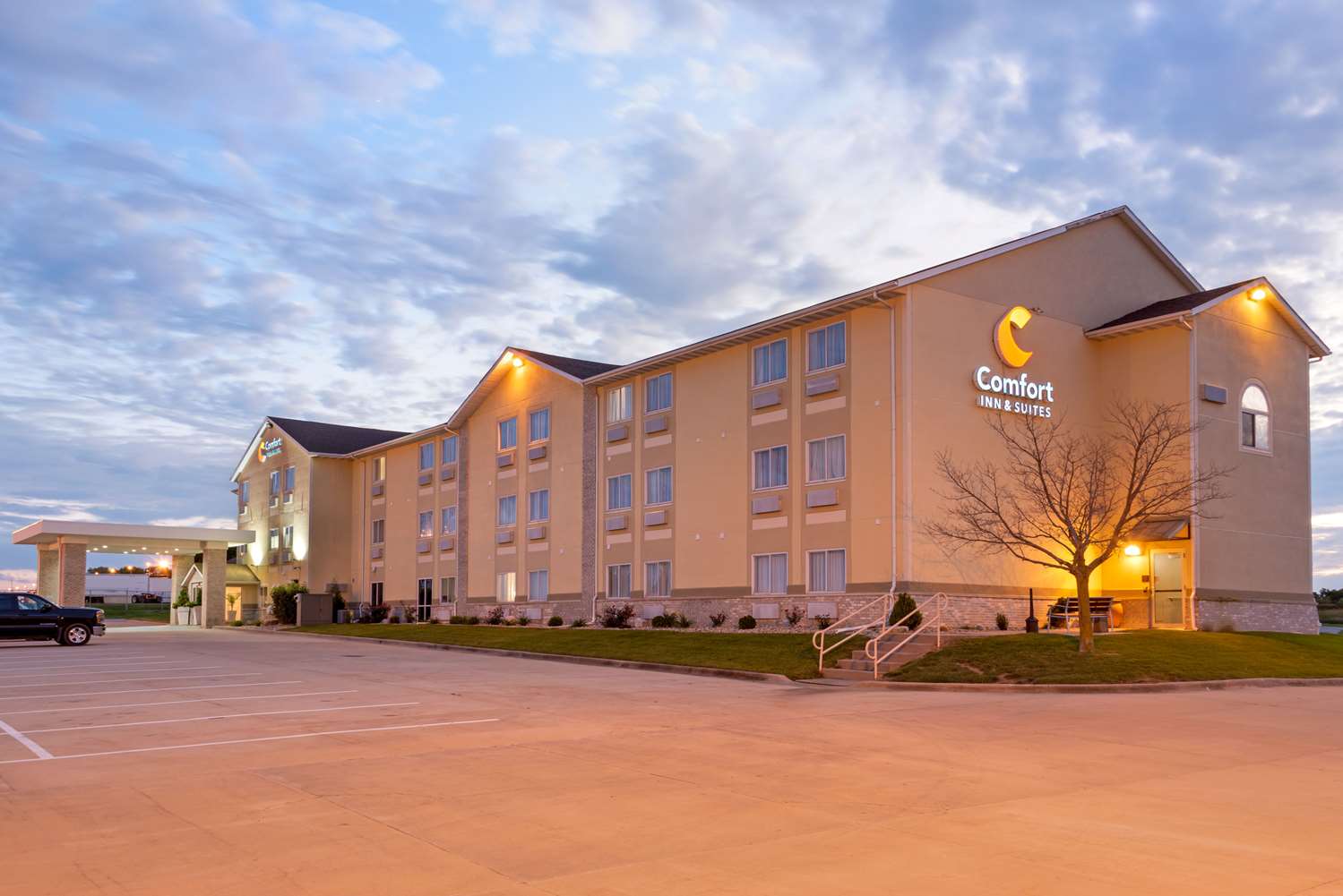 Comfort Inn & Suites near Route 66 4/35