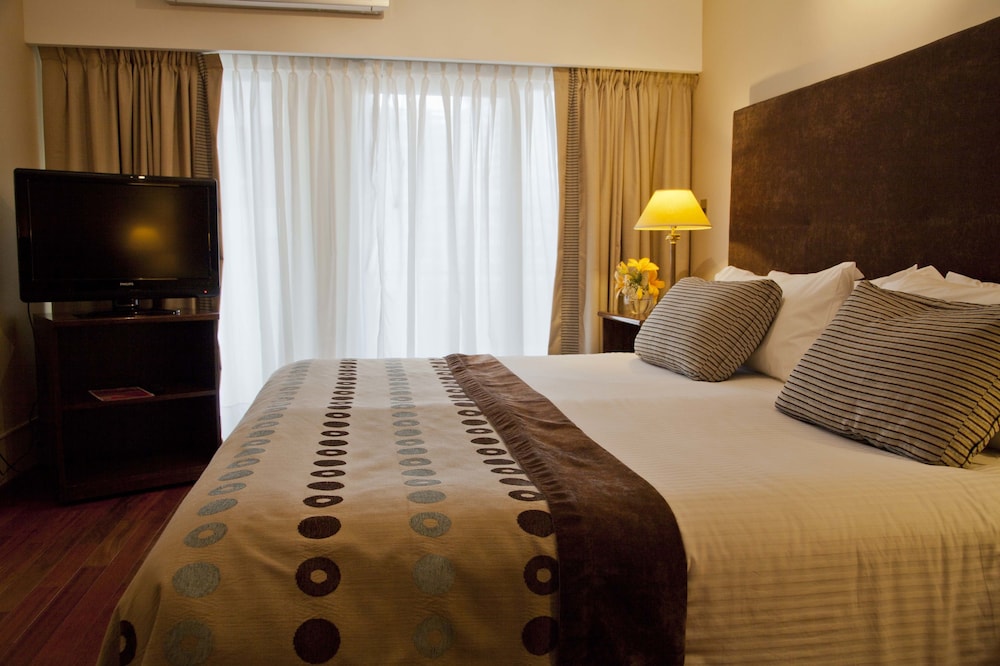 Feirs Park Hotel 8/40