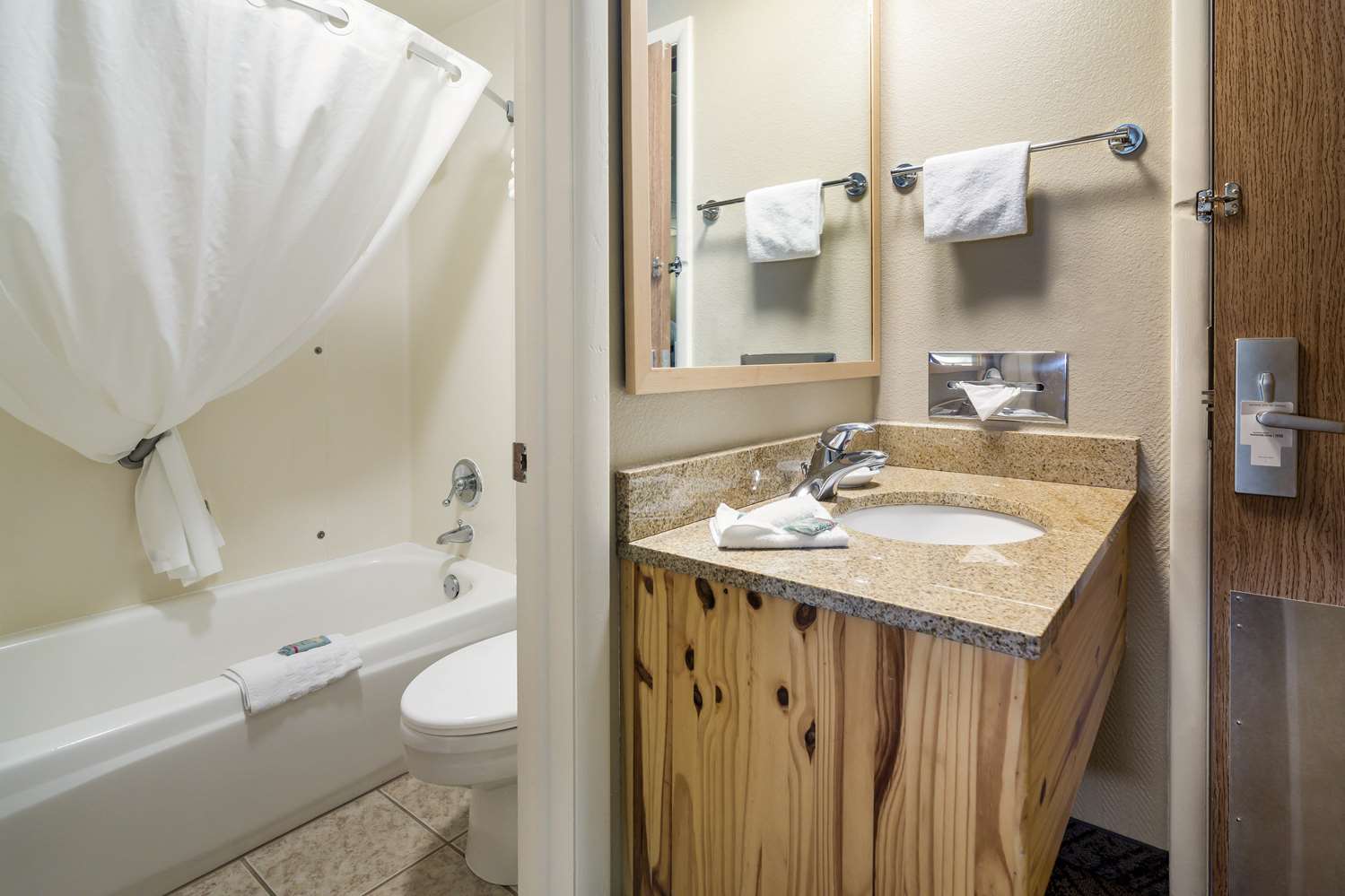 غرفة بسرير كينج، Best Western Golden Spike Inn & Suites 3/3