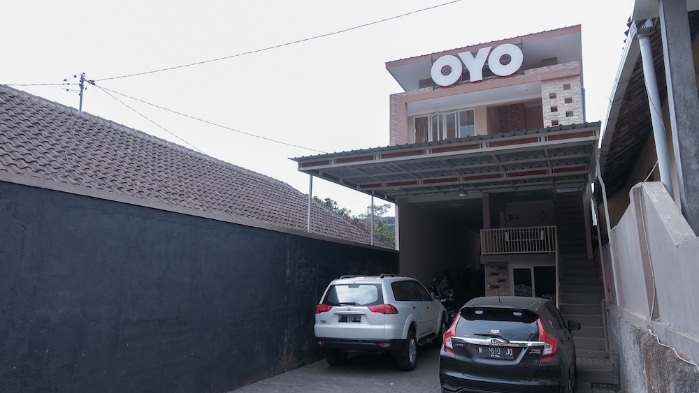 OYO 1692 Villa Akbar 3 41/48