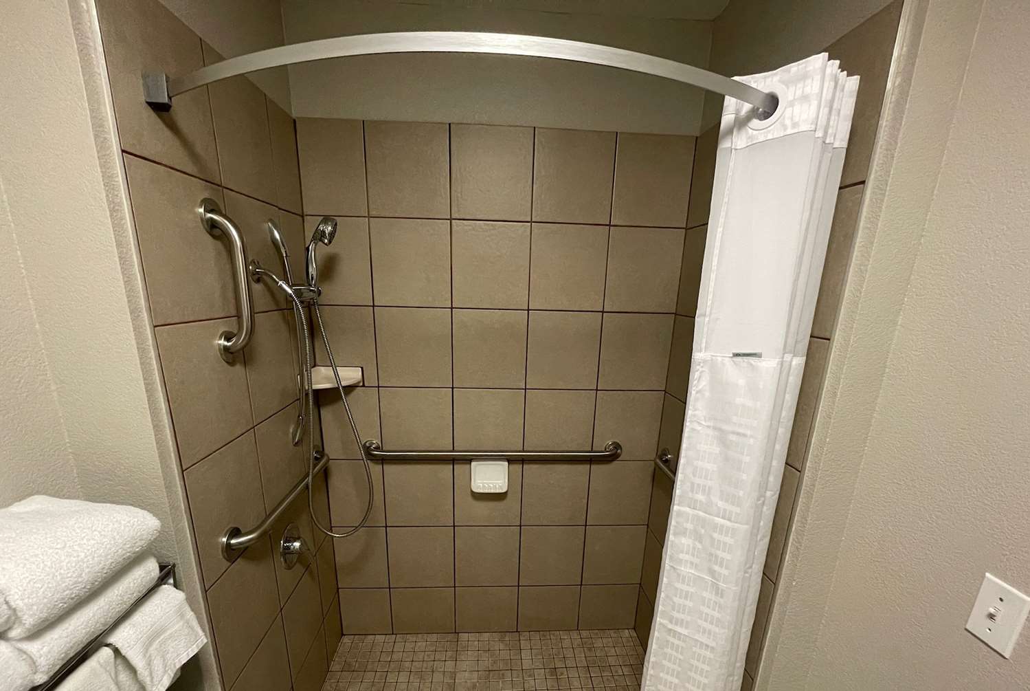 Days Inn by Wyndham Imlay City 44/48