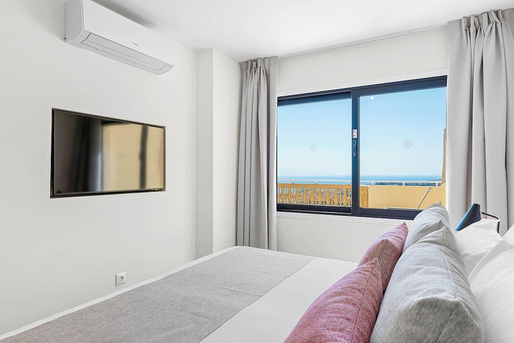 Ramada Residences by Wyndham Tenerife Costa Adeje 16/50