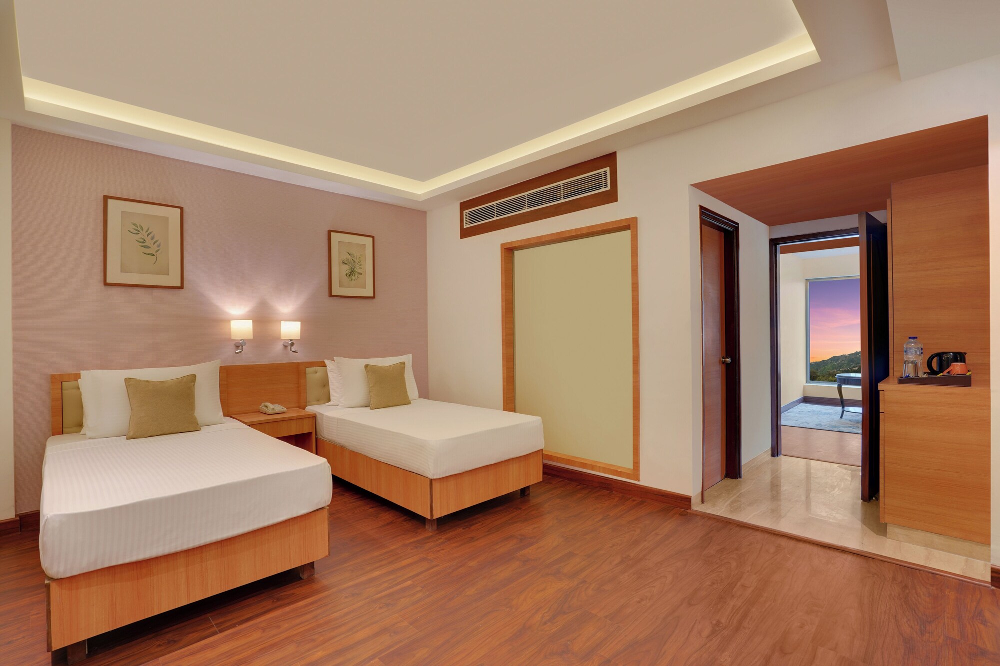 STUDIO, TWIN BEDS