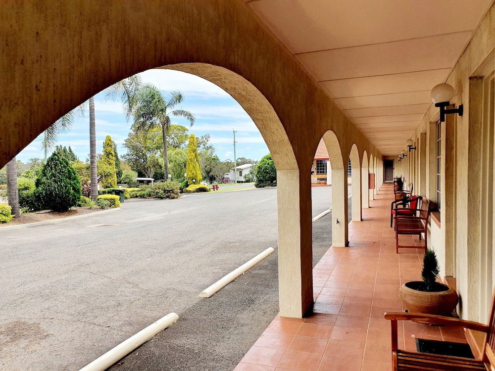 MCNEVIN'S WARWICK MOTEL 31/64