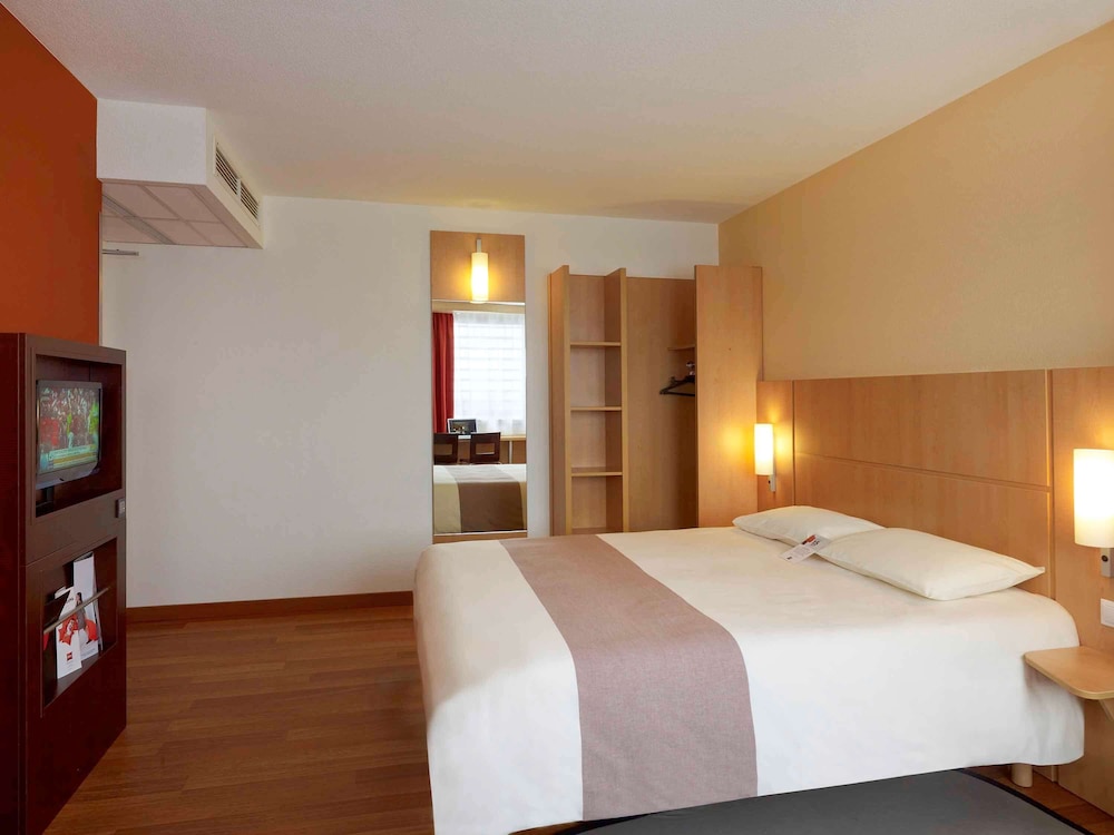 Ibis Warszawa Reduta 26/55