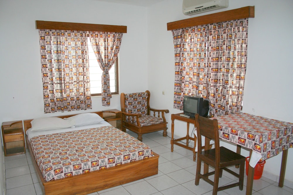 Hotel Aurore 14/63