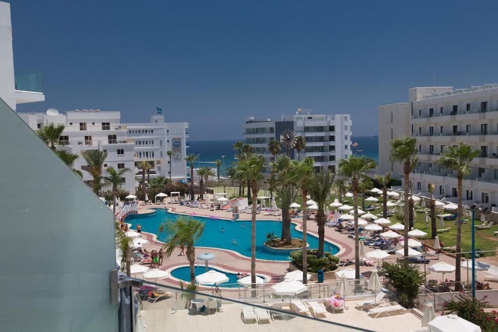 Tsokkos Beach Hotel 59/64