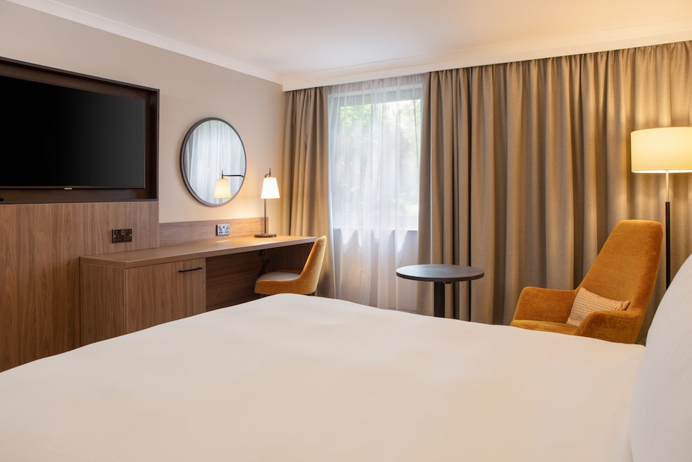 DOUBLETREE BY HILTON SOUTHAMPTON 23/93