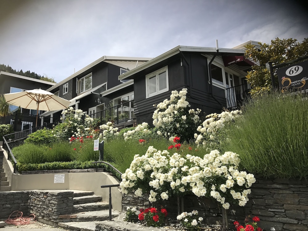Queenstown House Boutique Bed and Breakfast and Apartments in QUEENSTOWN - NZ