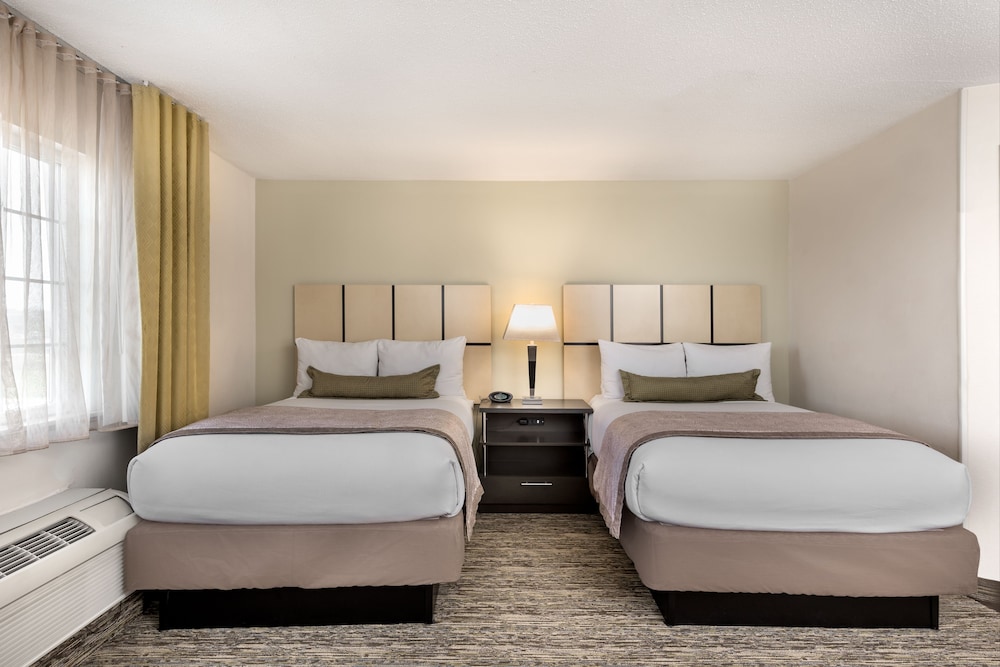 Candlewood Suites Washington Dulles Sterling 12/50