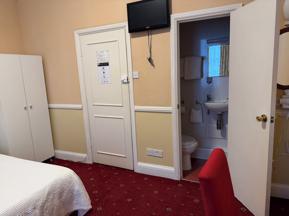 Balmoral House Hotel 20/32