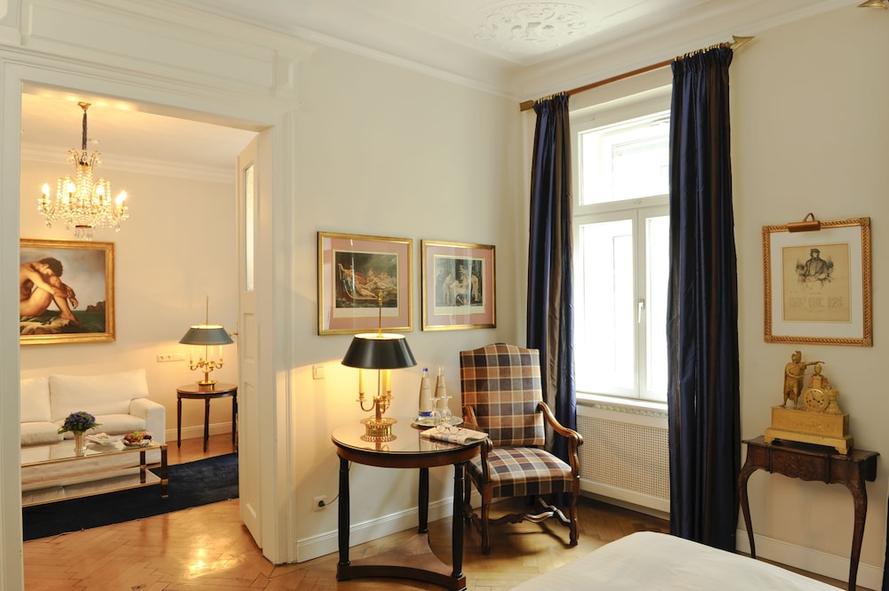Hotel Splendid-Dollmann 49/67