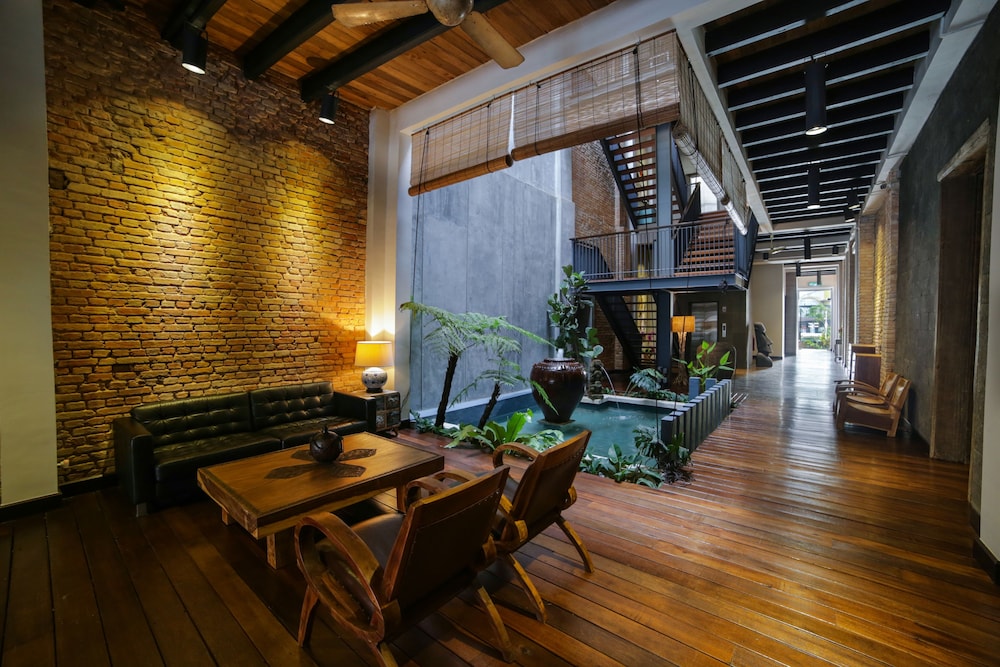 1825 Gallery Hotel 39/50