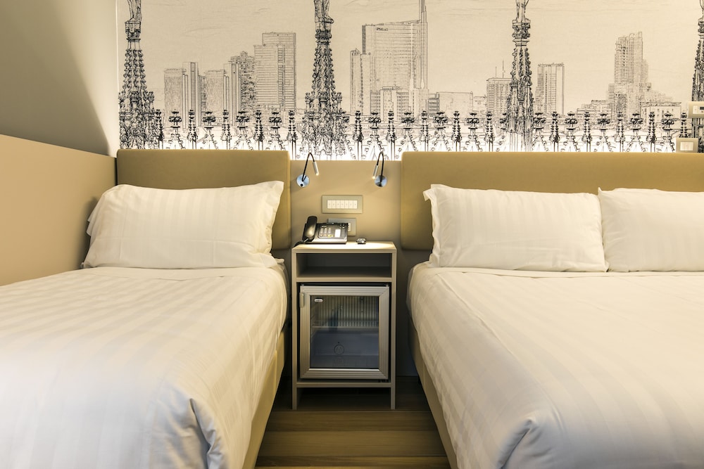43 Station Hotel 24/61