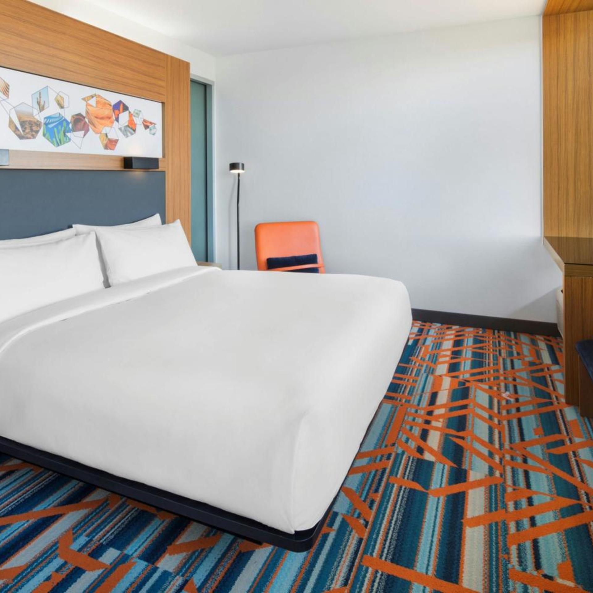 Aloft, Guest Room, King Bed