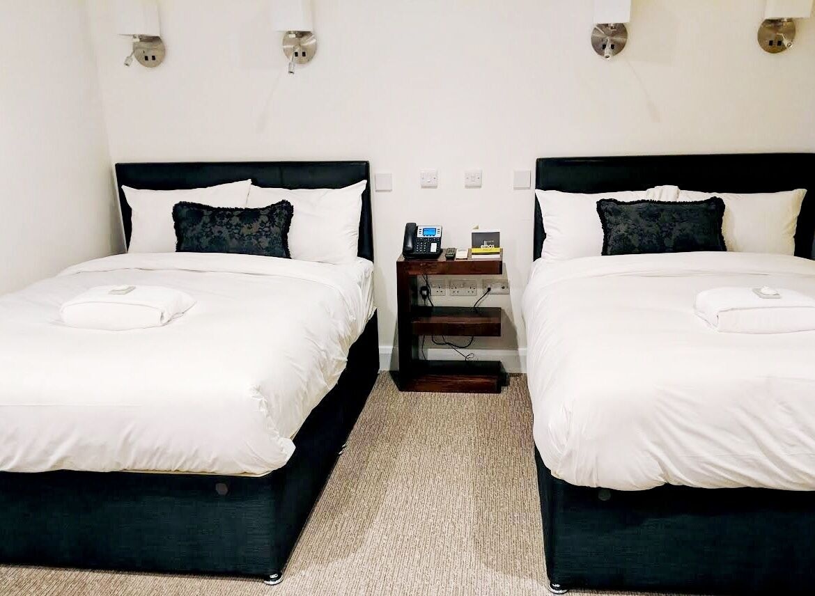 DELUXE, QUADRUPLE, 2 DOUBLE BEDS
