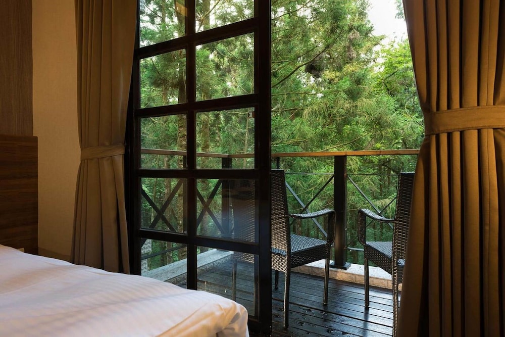 Mingchih Resort 11/40