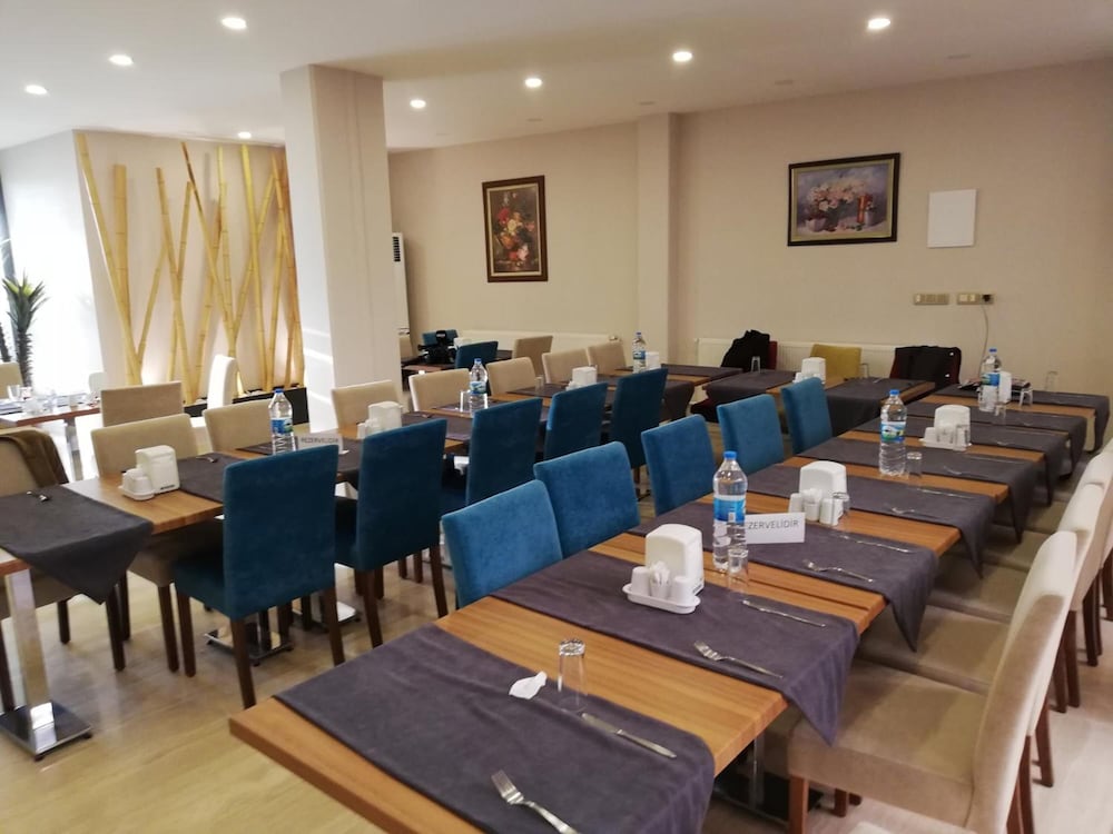 Piskin Hotel 24/30
