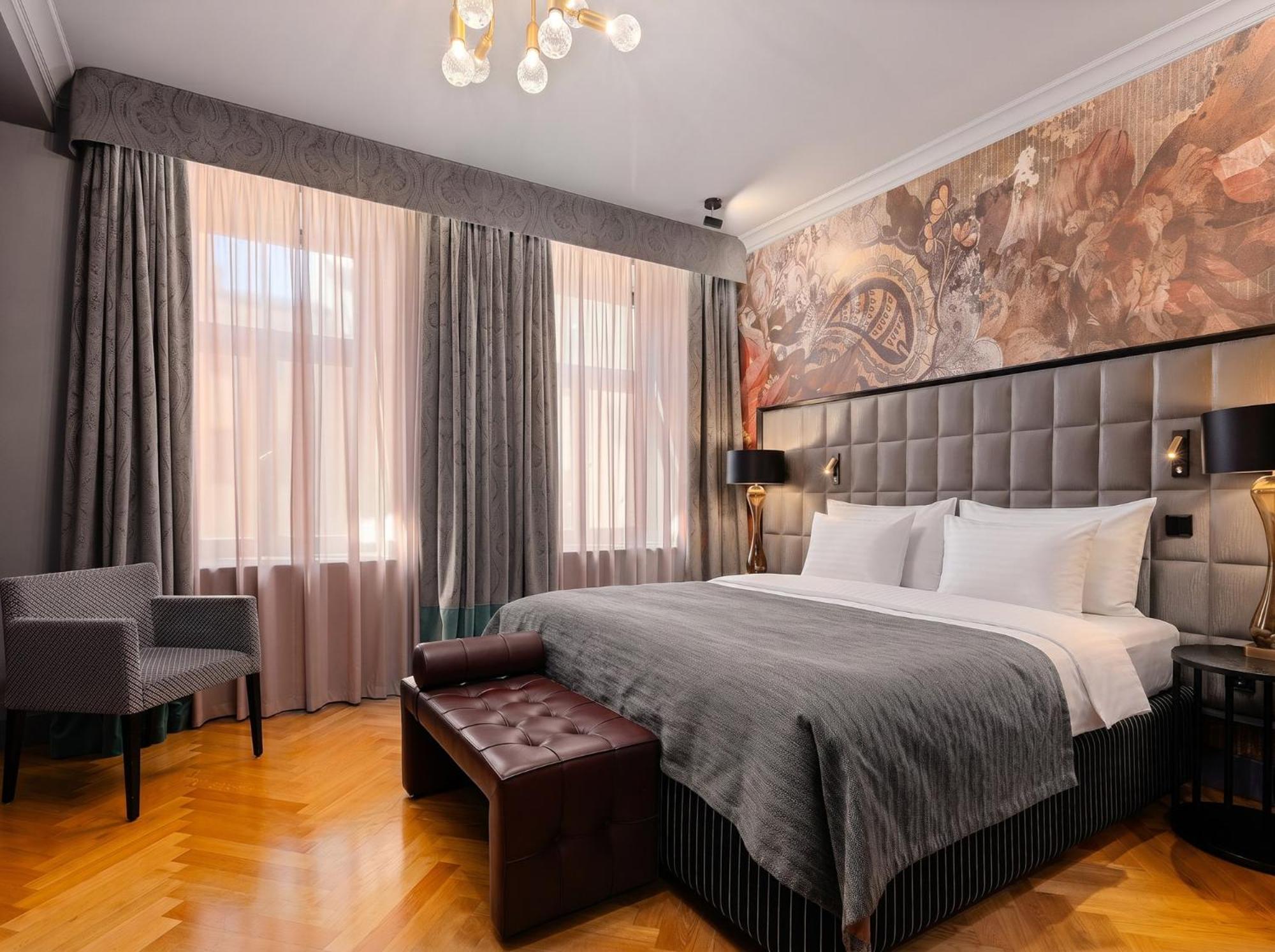 Courtyard, Suite, King Bed, Kitchenette