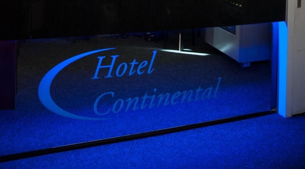 Continental Hotel 27/50