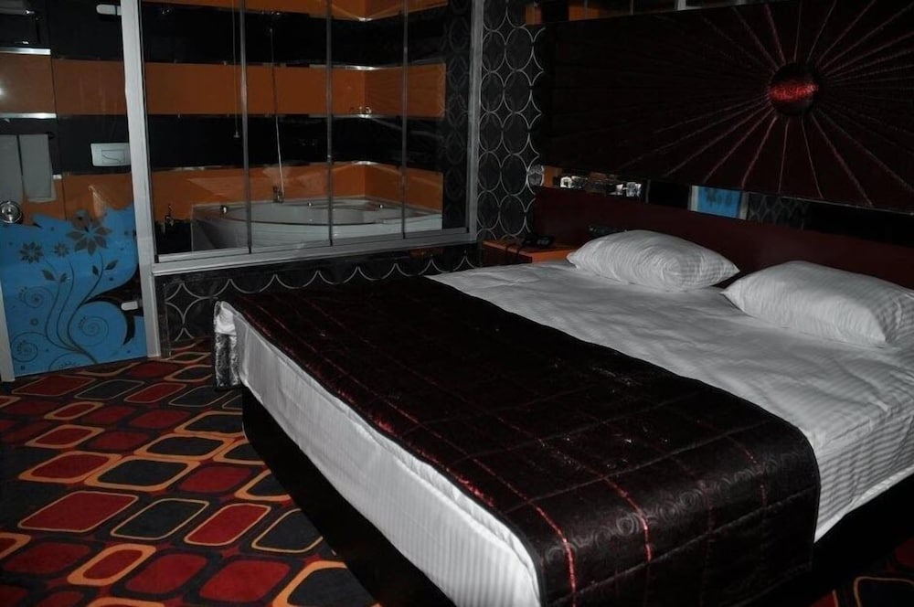 Murat Otel 13/28