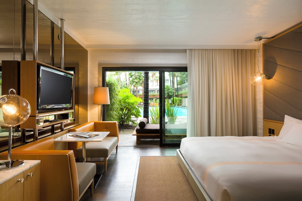ROOM, POOL SIDE, CABANA BUILDING