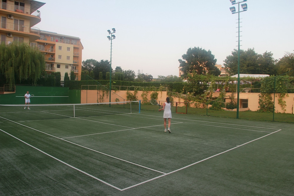 Joya Park Complex 32/66