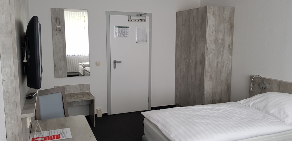 غرفة كومفورت بسريرين منفصلين بحمام مشترك، Gästehaus Lütten Klein 3/7