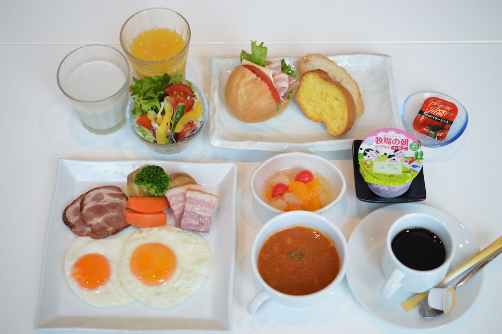 Queen's Hotel Chitose 49/58