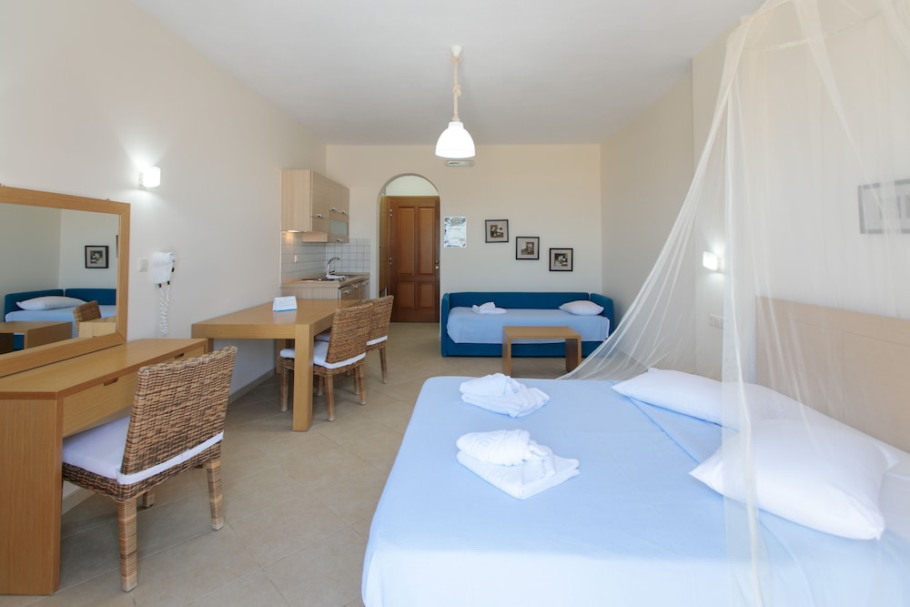 Margaritari Hotel 8/50