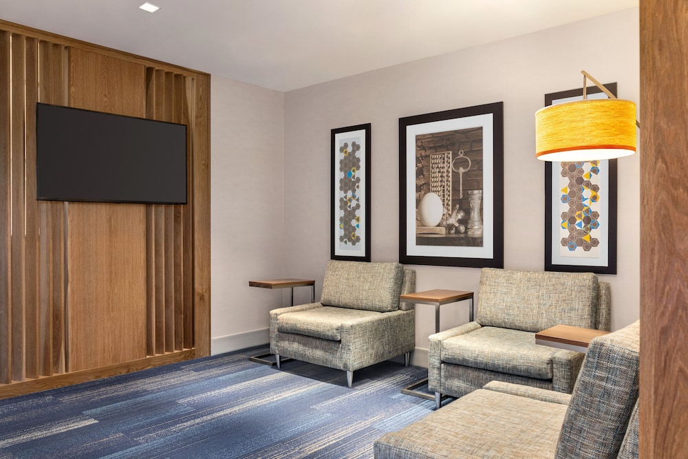 Holiday Inn Express Hotel Suites Denver Airport 21/34