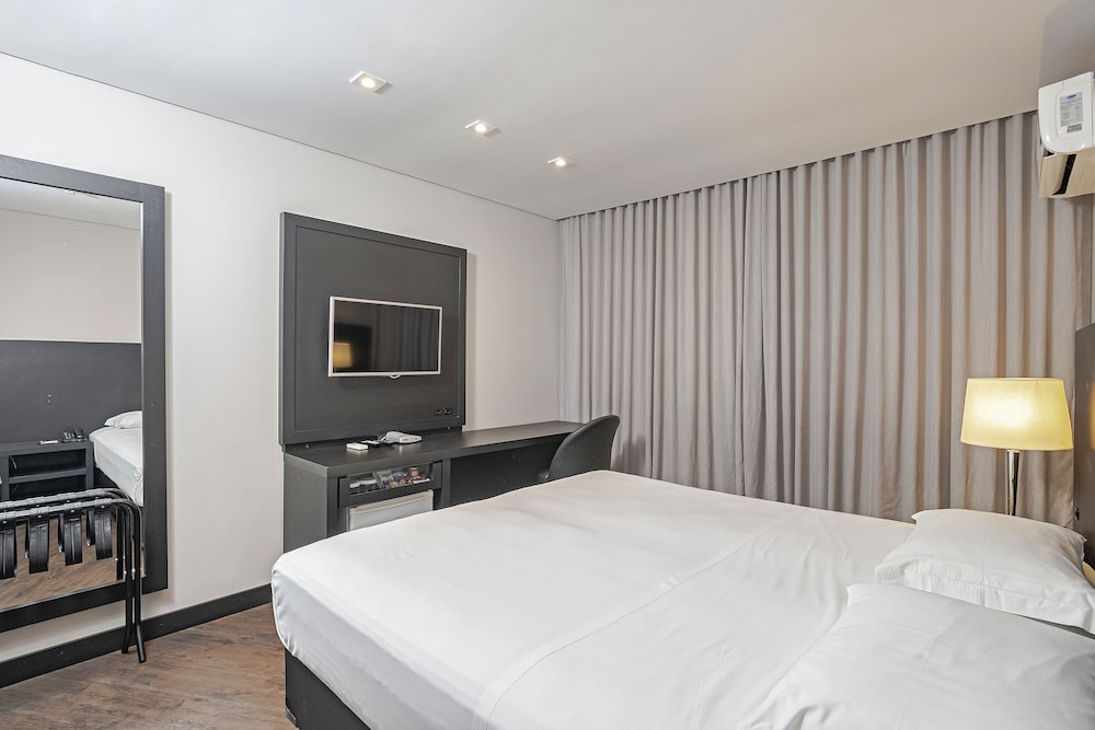 DELUXE, DOUBLE BED