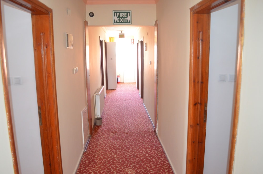 Megas Hotel 23/45