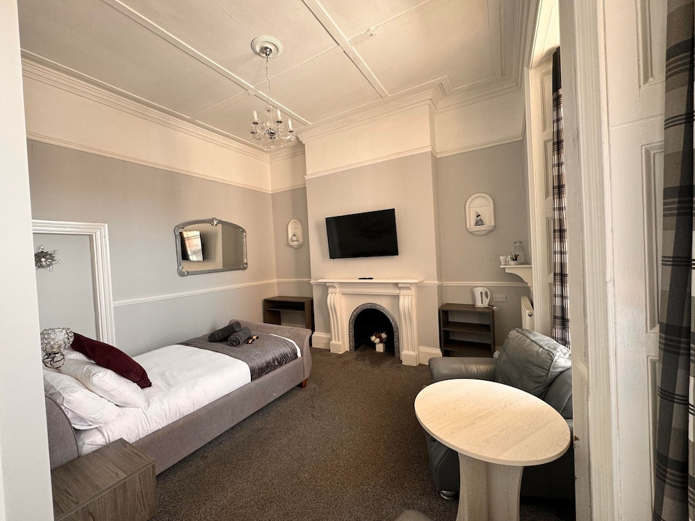 Gold, Double Bed, Ground Floor، The Jubilee Hotel 3/4